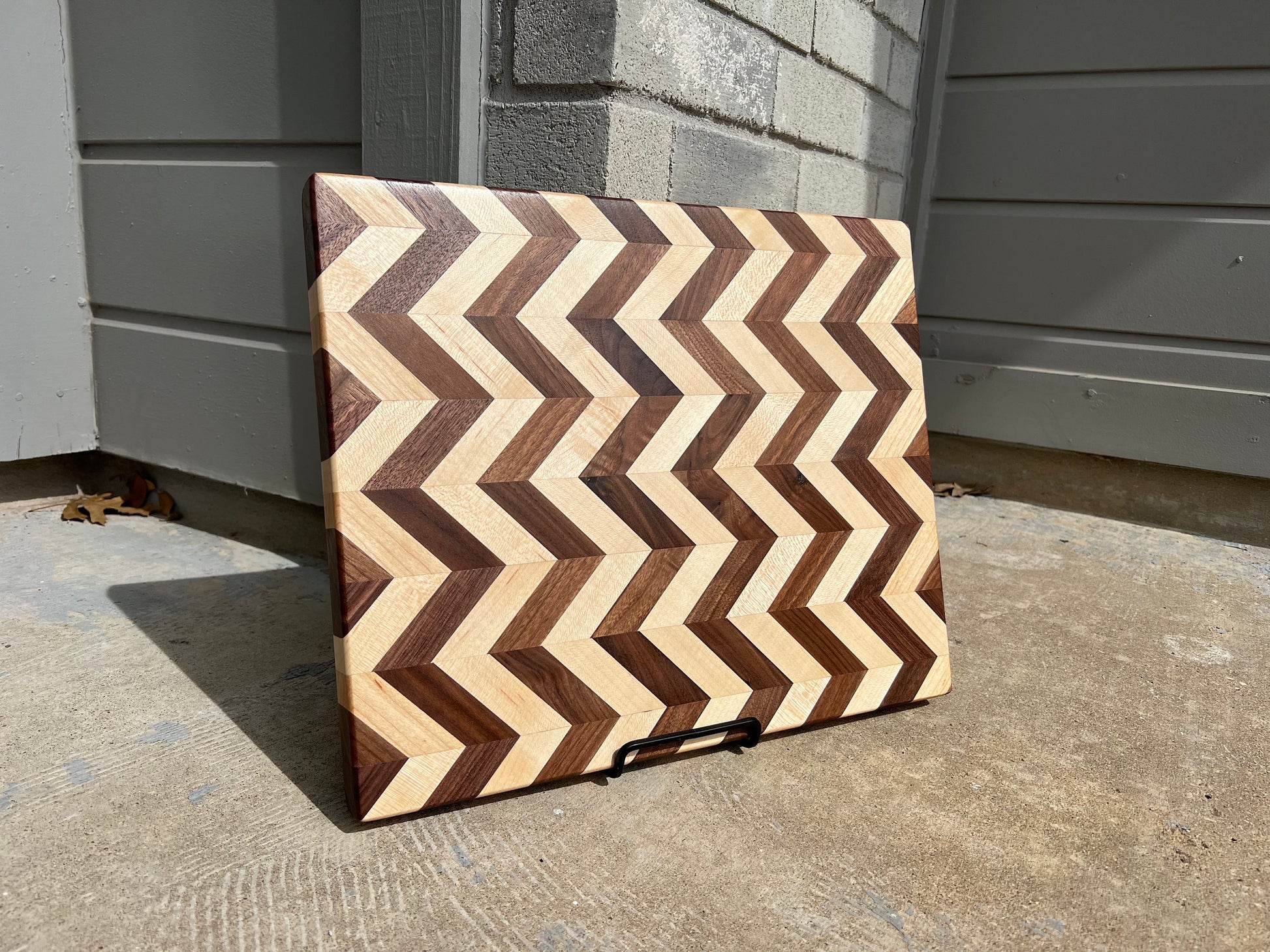 Zig Zag Cutting Board