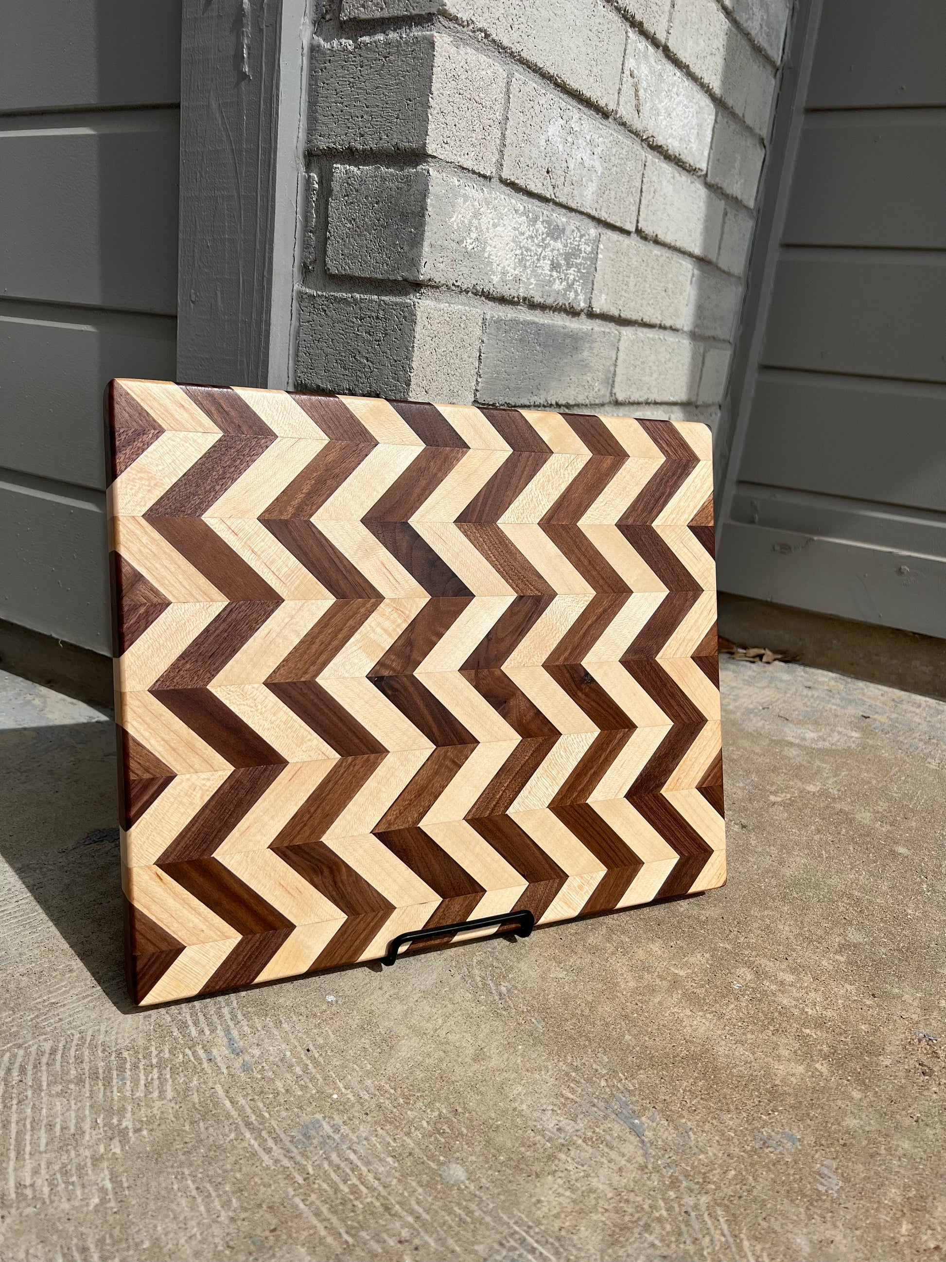 Zig Zag Cutting Board